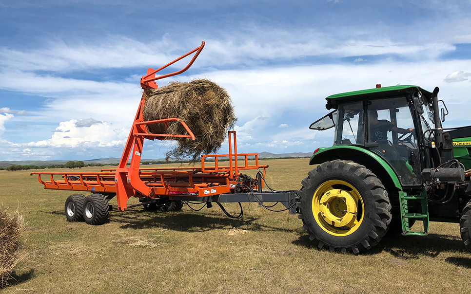 標(biāo)題：9YJQ-10型圓草捆撿拾運(yùn)輸車
瀏覽次數(shù)：51
發(fā)表時(shí)間：2023-12-12