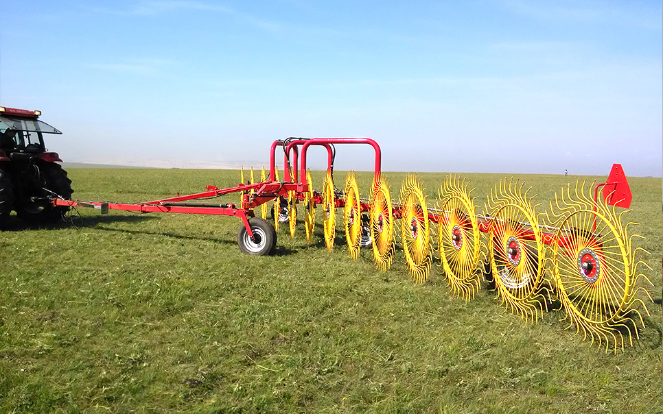 標(biāo)題：9LC-7.6型指輪式摟草機(jī)
瀏覽次數(shù)：40
發(fā)表時(shí)間：2023-12-12