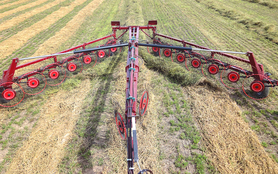 標(biāo)題：9LQZ-8.5牽引折疊式指盤摟草機(jī)
瀏覽次數(shù)：42
發(fā)表時(shí)間：2023-12-12