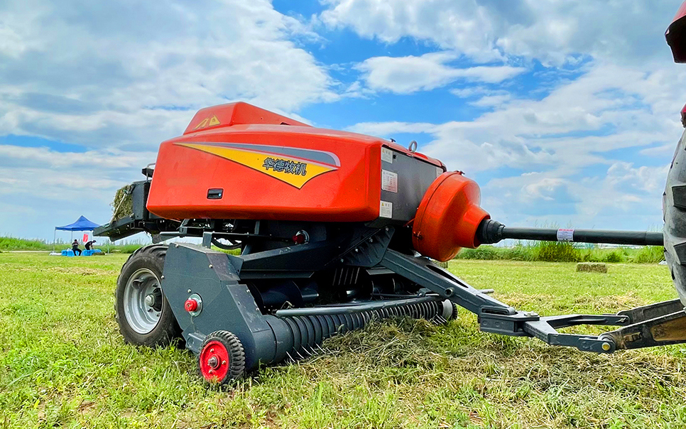 標(biāo)題：9YFQ系列跨行式方草捆撿拾壓捆機(jī)
瀏覽次數(shù)：149
發(fā)表時(shí)間：2023-12-12