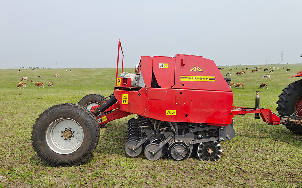 標題：9BMC-19型草原免耕播種機
瀏覽次數(shù)：204
發(fā)表時間：2023-12-12