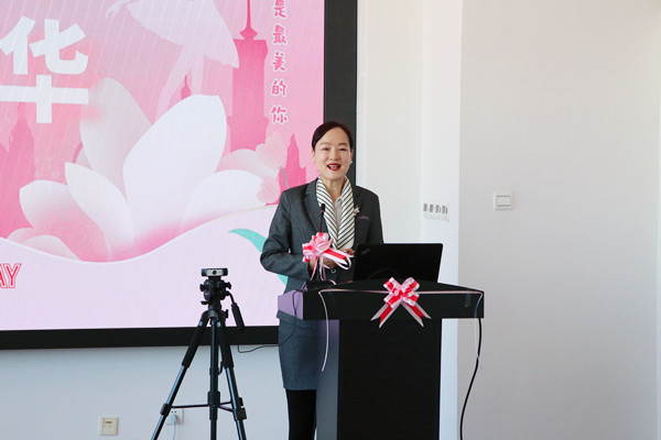 老師講課_副本.jpg 老師講課_副本.jpg